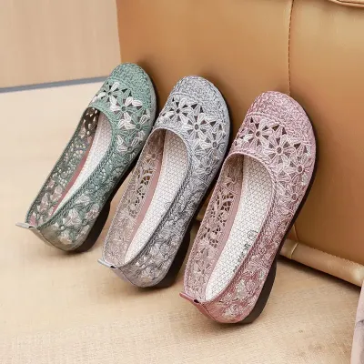 HEAD EMBROIDERED SHOES